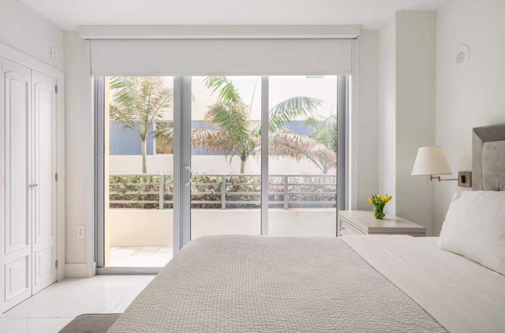 Beachfront Bentley Hotel One Bedroom Suite With Balcony And Beach Access Miami Beach Exterior foto